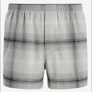 NWT EXPRESS STRETCH FLANNEL BOXERS SIZE LARGE 34-37 WAIST